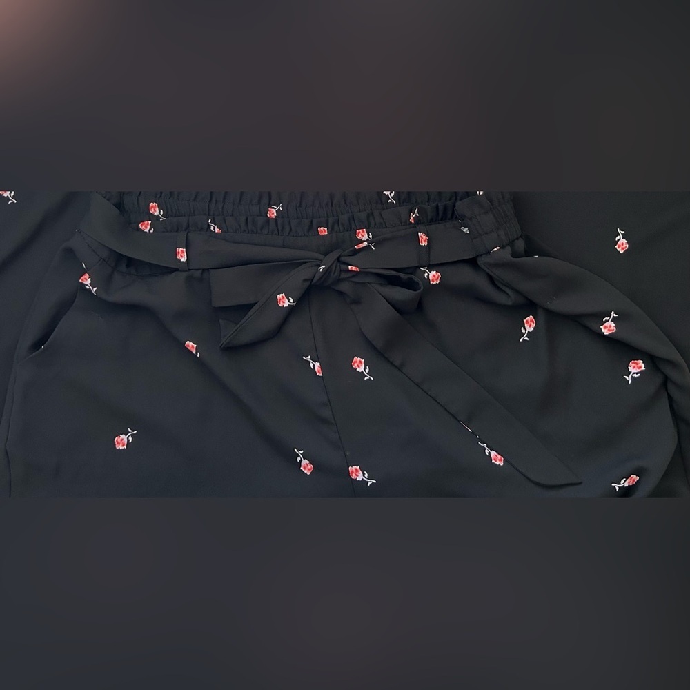 Wide-Leg Black Floral Print Pants with Tie Waist - Picture 2 of 6